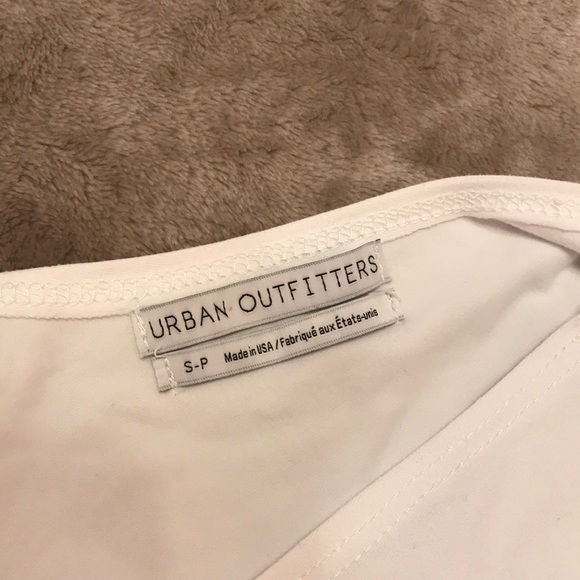 Urban Outfitters White Ruffle Top - Picture 4 of 4